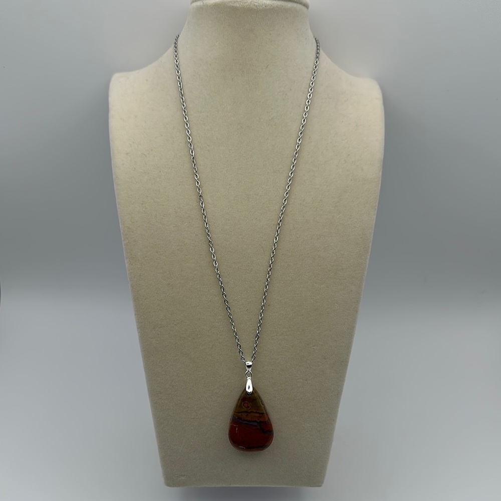 Warring State Agate Pendant Necklace - Picture 2 of 9